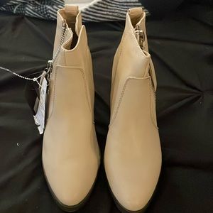 Forever 21 Wedge boots size 8